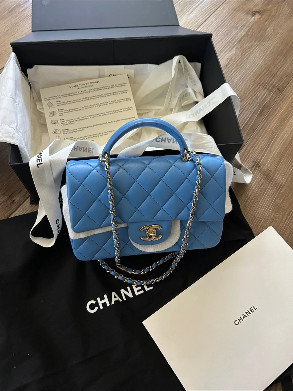 CHANEL new coco